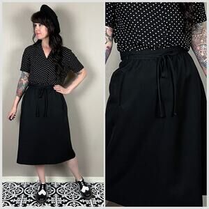 Vintage 1970s Black High Waisted A-Line Skirt With Pockets